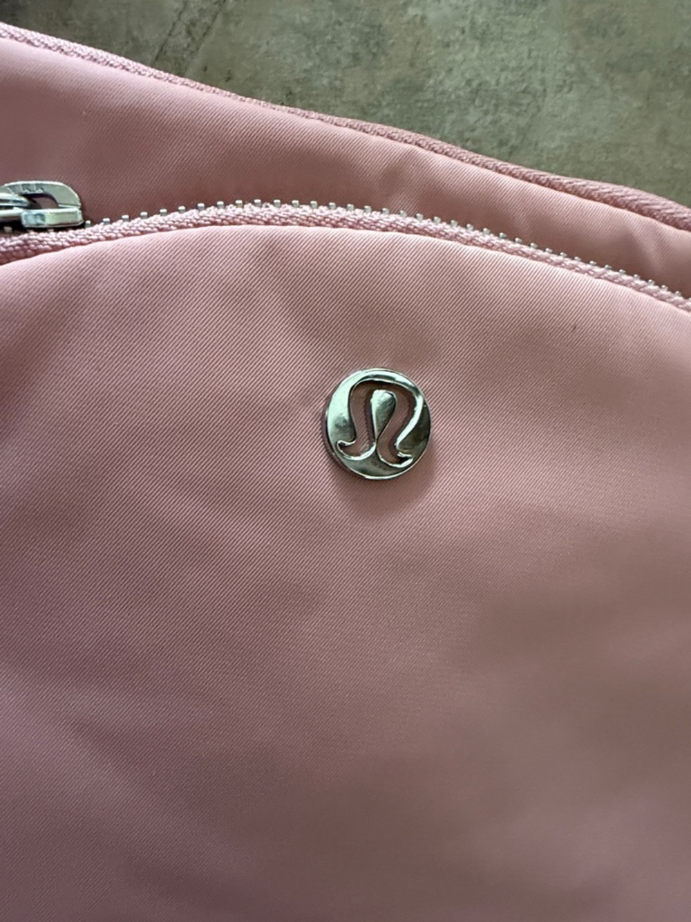 lululemon athletica Curved Line Crossbody Bag - Adjustable Strap - Picture 4 of 10